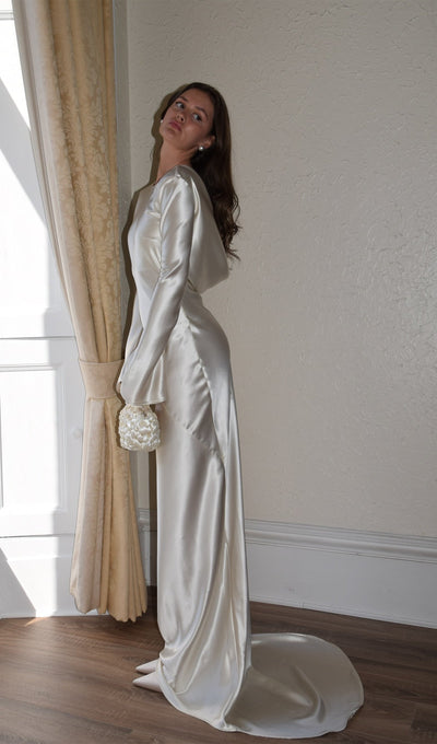 White Satin Long Sleeved Slim Evening Dress