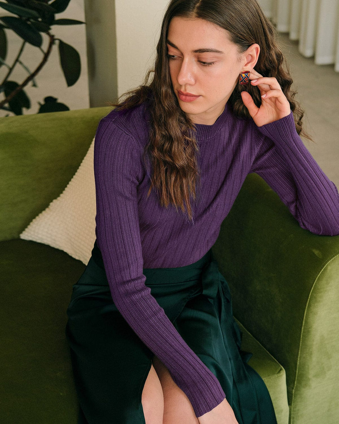 The Round Neck Ribbed Knit Sweater - Celestia Couture