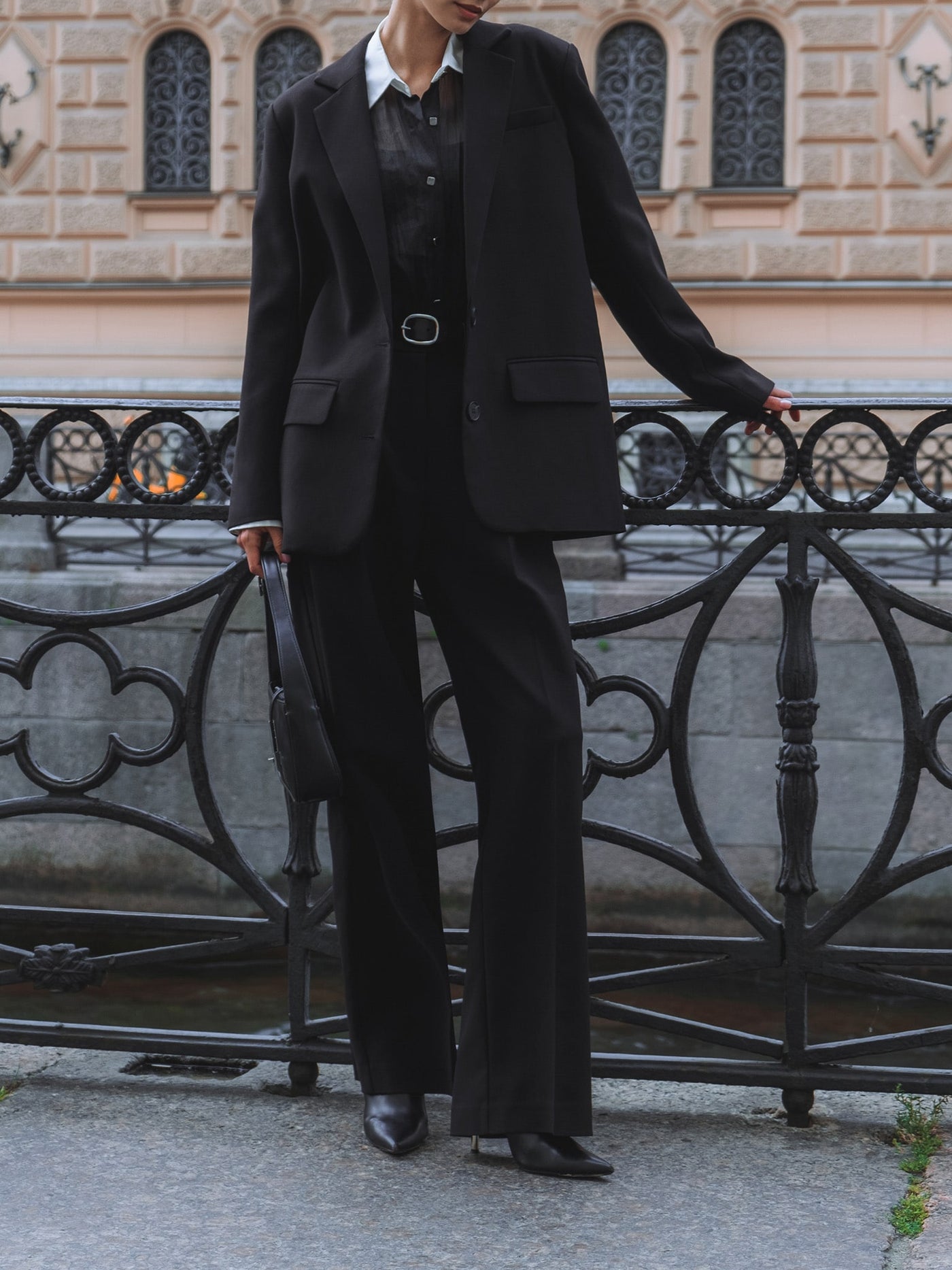 MONA  Black Single-Breasted Suit Jacket