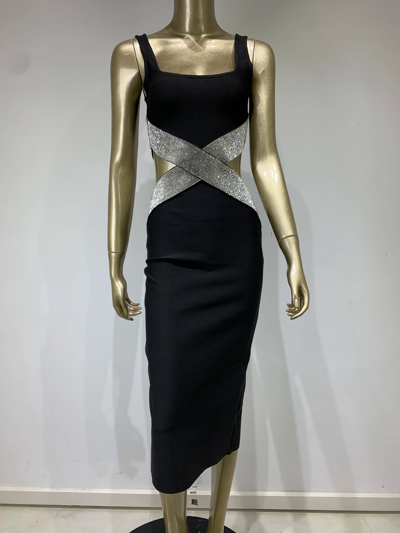 Chloe Enigma Sexy Backless V Neck Cutout Diamonds Black Dress 2024 Elegant Evening Club Party Dress - Celestial Couture