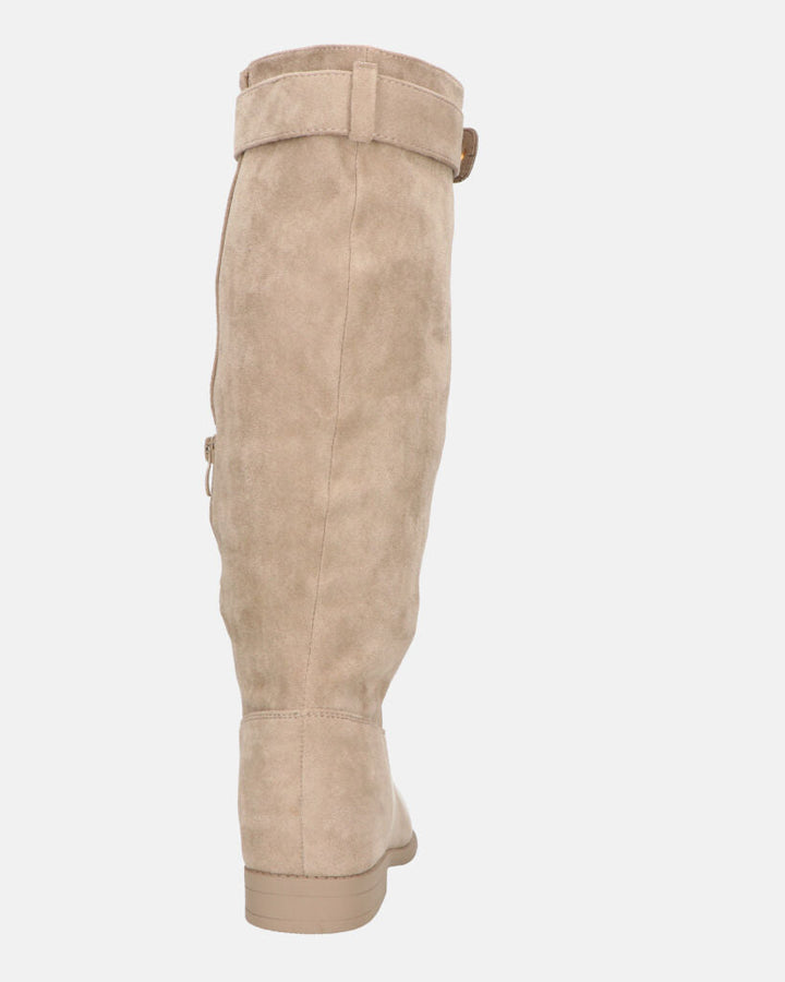 LILITH - stivali alti in camoscio beige con zip laterale con zeppa interna