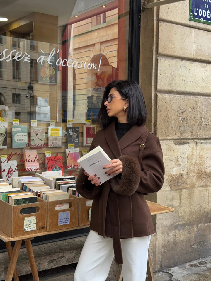 ARCTIC GRACE – Elegant Coat