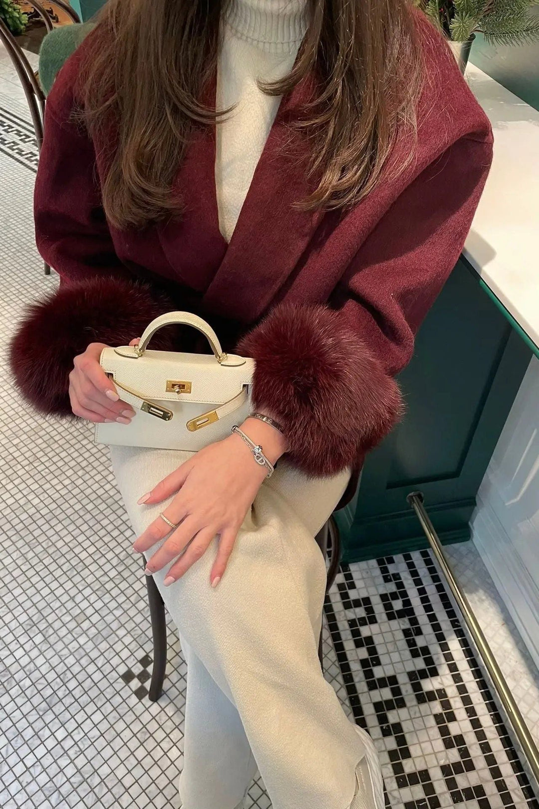 ARCTIC GRACE – Elegant Coat