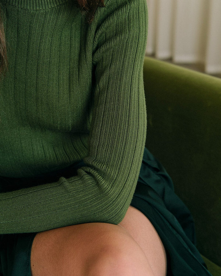 The Round Neck Ribbed Knit Sweater - Celestia Couture