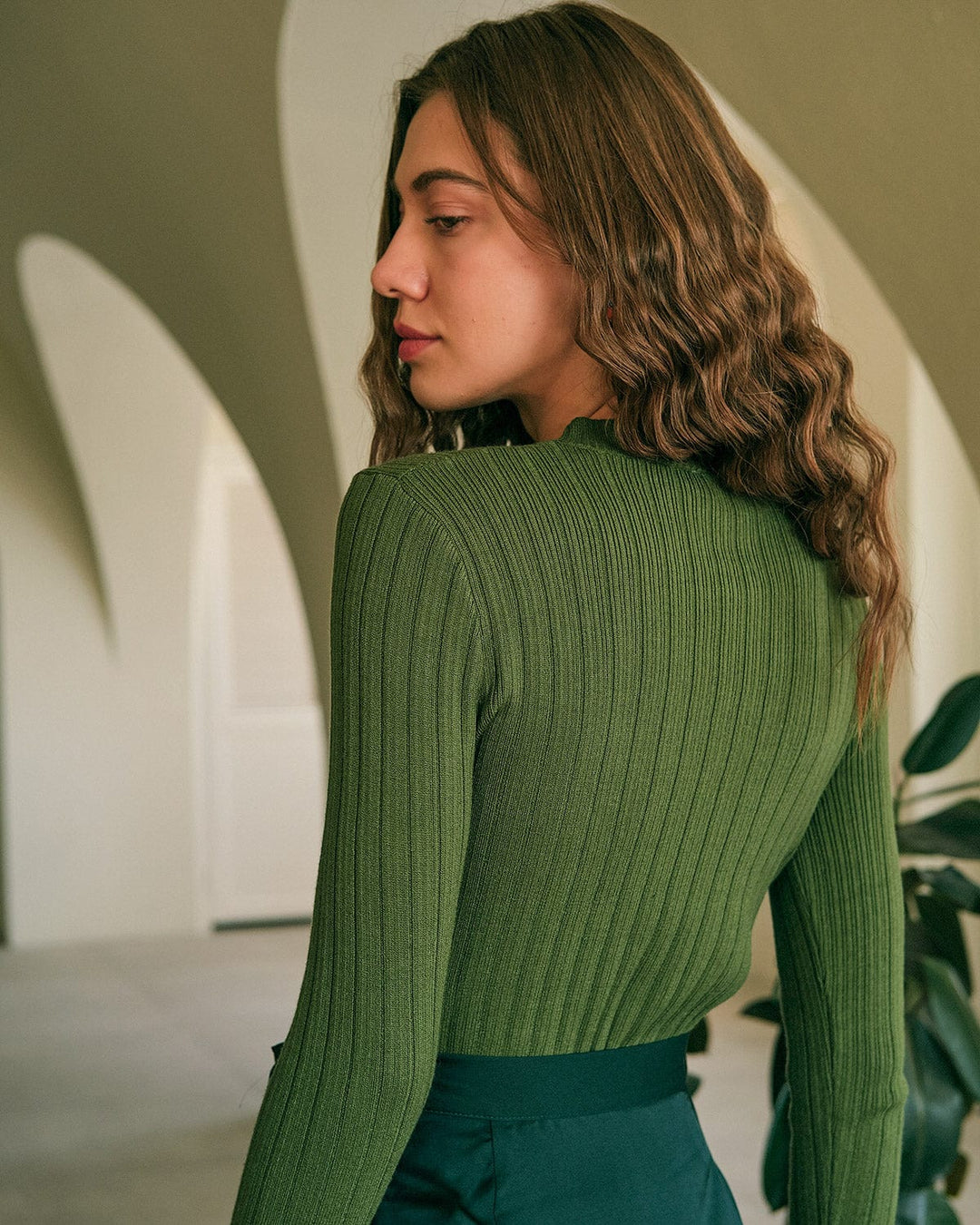 The Round Neck Ribbed Knit Sweater - Celestia Couture