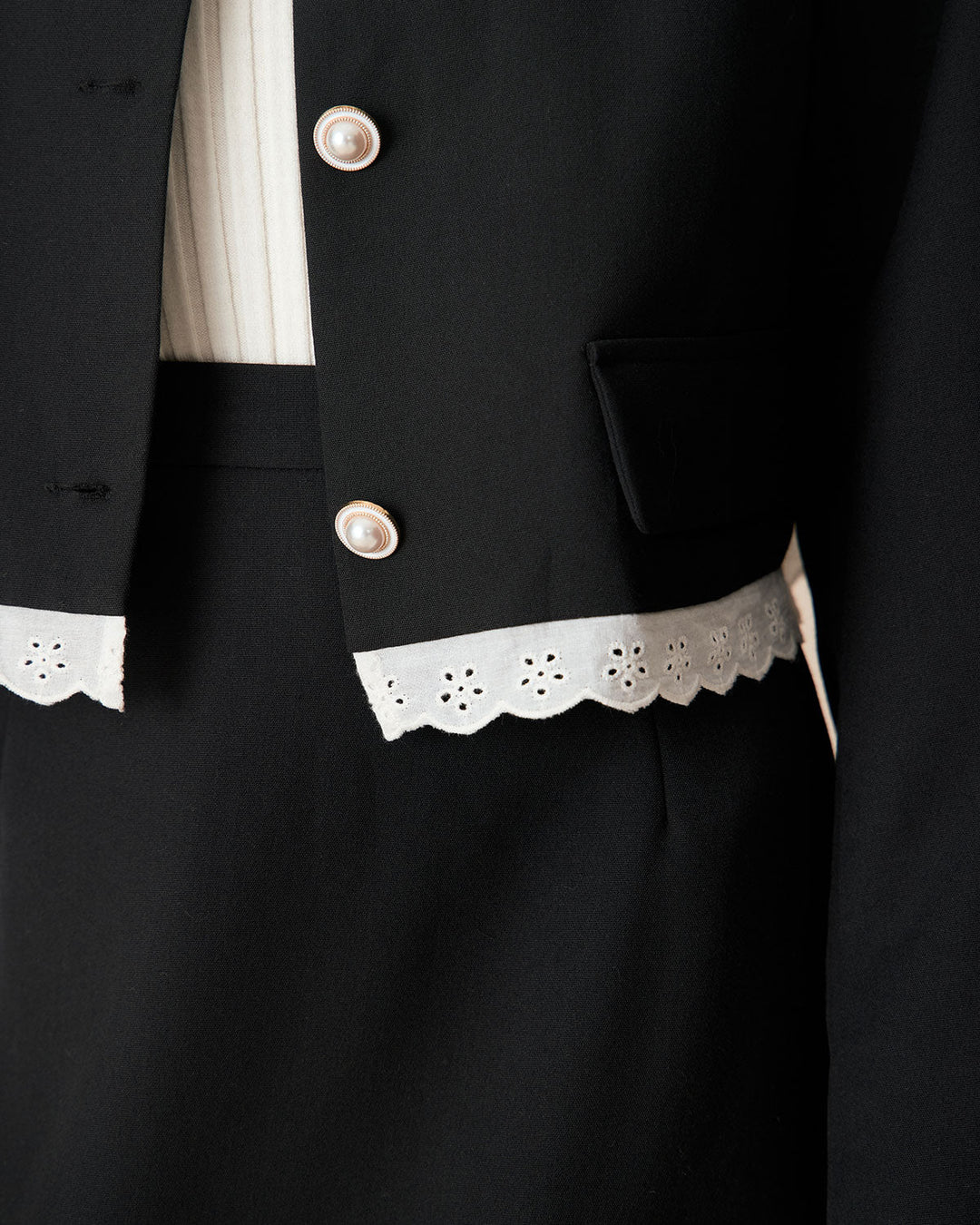 Black Contrasting Single-Breasted Jacket - Celestia Couture